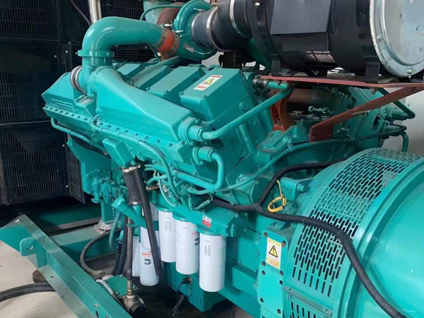 利川更换100kW柴油发电机组机油时，需要注意哪些事项？